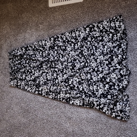 Express XS white and black - Picture 2 of 3